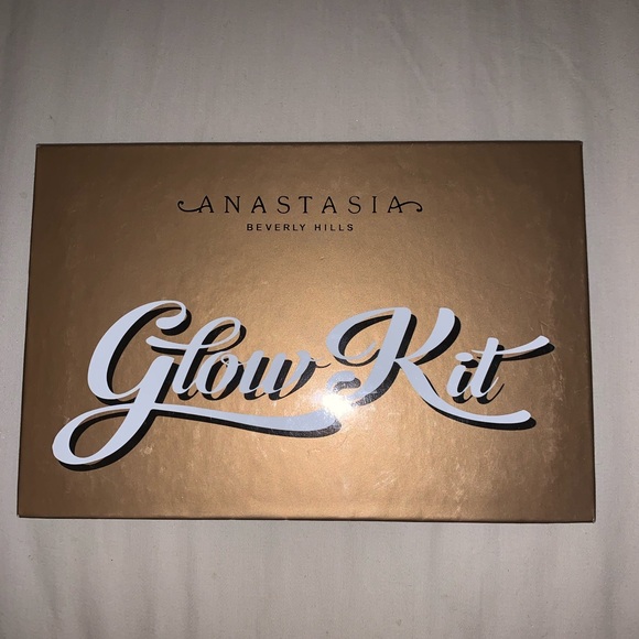 Anastasia Beverly Hills Other - ABH Holiday Glowkit Highlighter Palette Anastasia Beverly Hills Other - ABH Holiday Glowkit Highlighter Palette